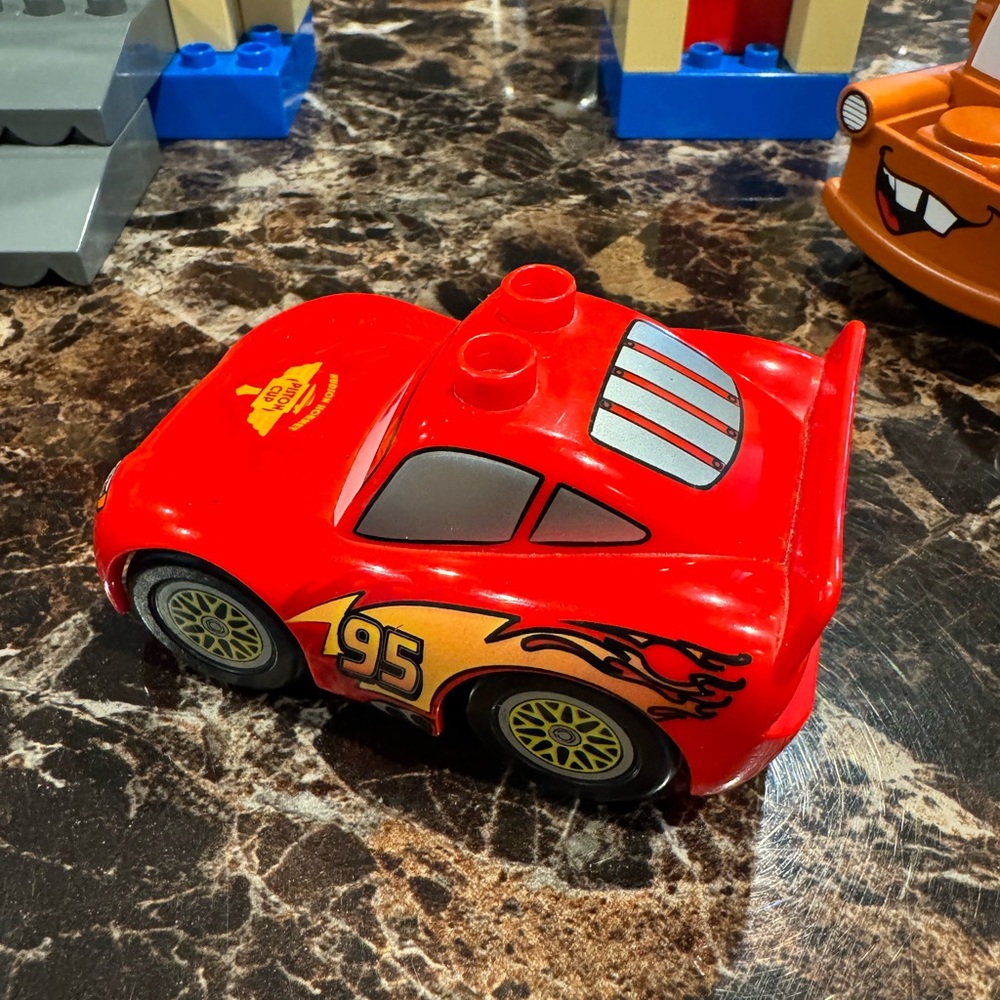 Lego Duplo - Disney Pixar Cars 2 Big Bentley Set #5828 - Picture 6 of 16